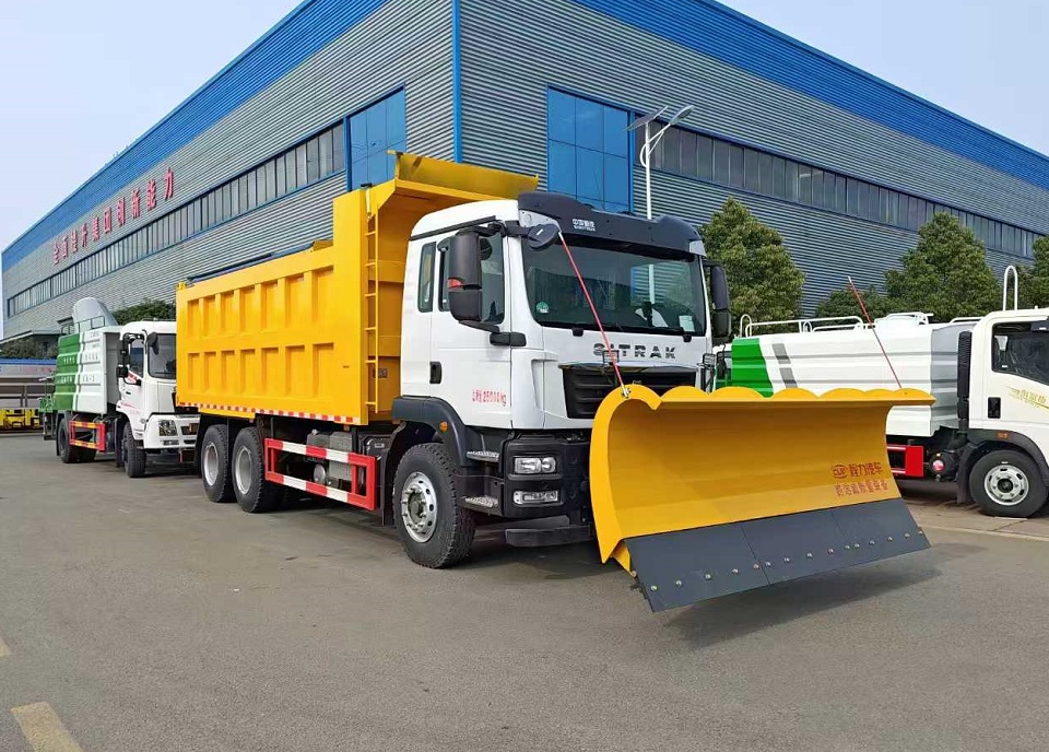 重汽汕德卡后双桥除雪车