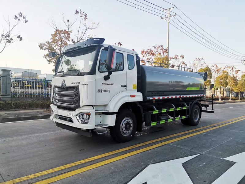 重汽豪沃MAX 15立方抑尘车,多功能抑尘车