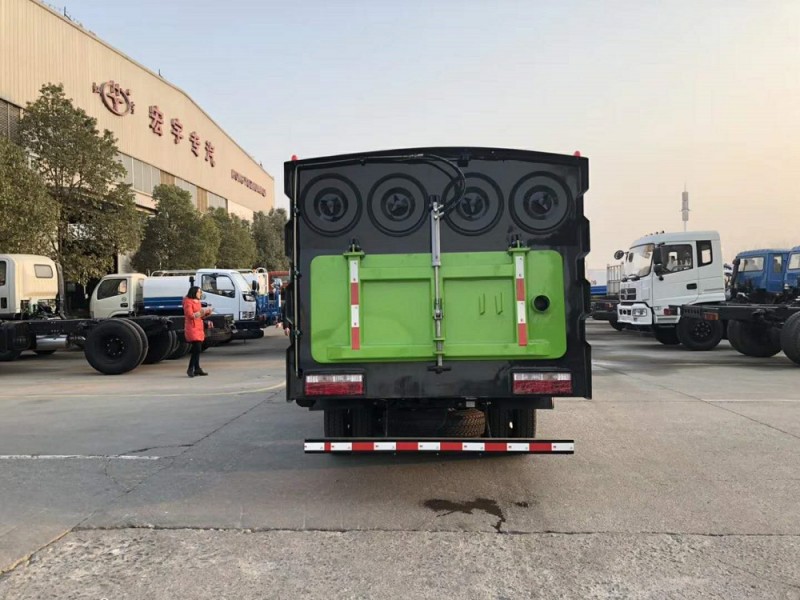 江淮小型5方吸尘车