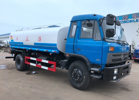 东风153 15吨洒水车